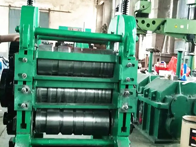 四聯(lián)軋機(jī)流水線(xiàn)設(shè)備
